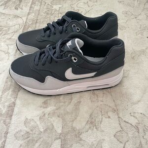 Kids Nike Air Max 1 Low Top Sneakers in Black & Light Gray - *worn only once*